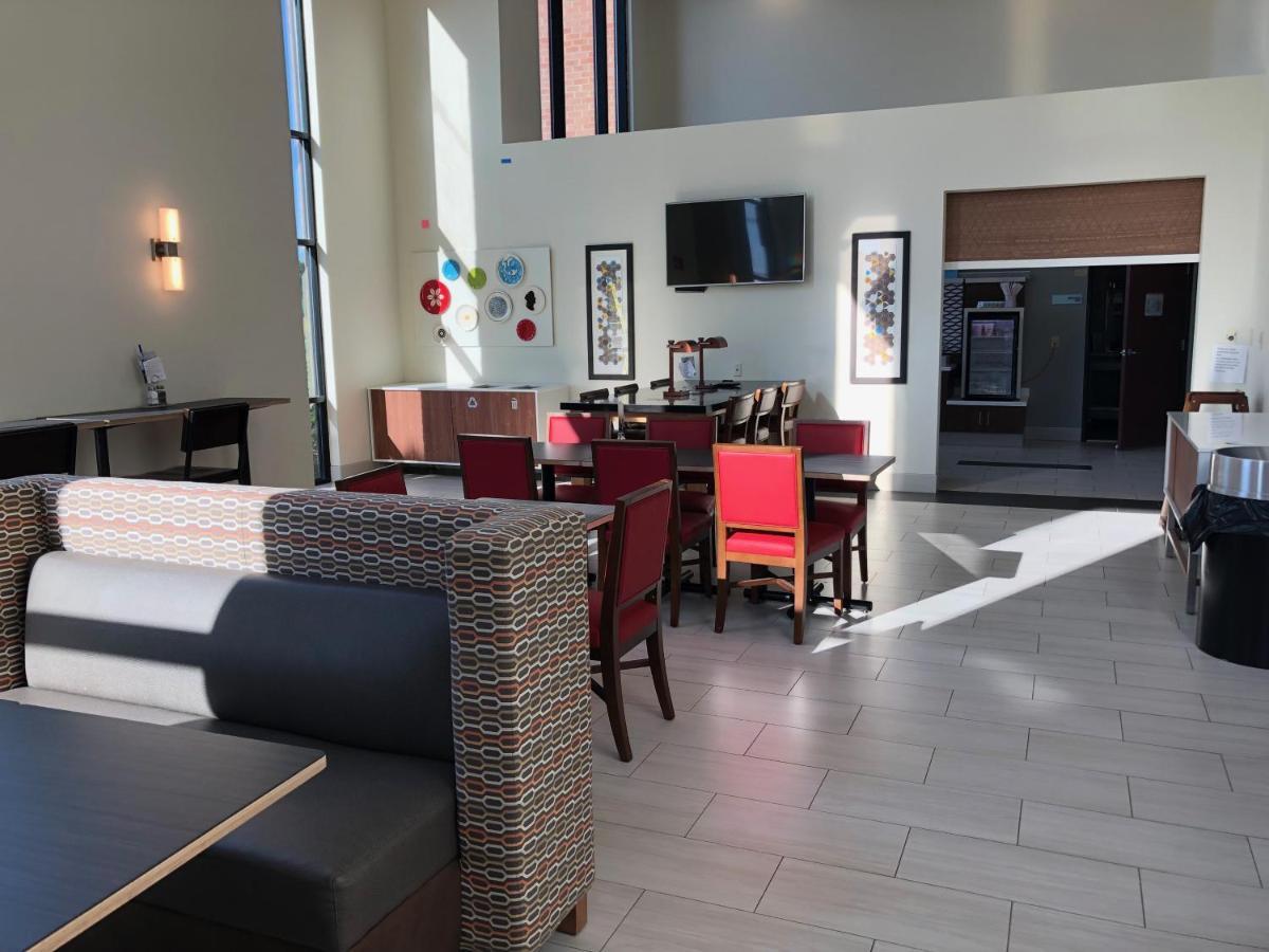Holiday Inn Express Hotel & Suites Franklin By Ihg Buitenkant foto