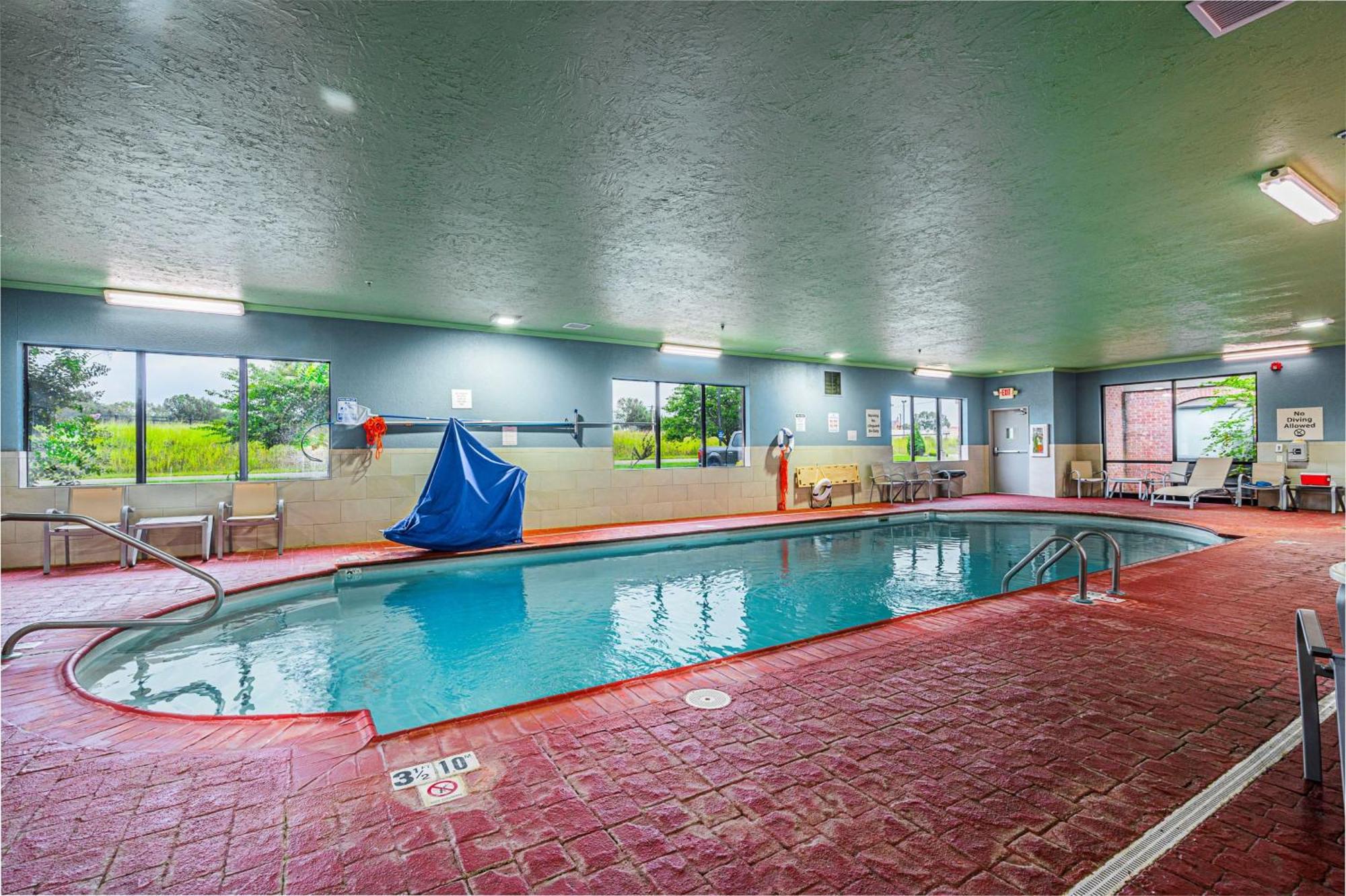 Holiday Inn Express Hotel & Suites Franklin By Ihg Buitenkant foto